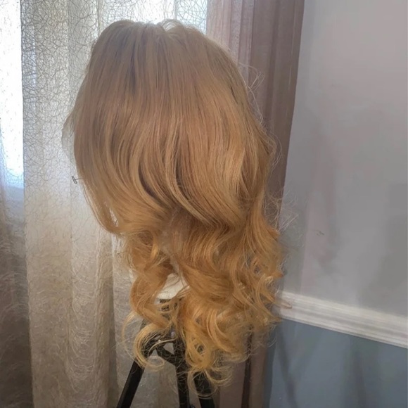 Raw Indian Straight Full lace wig bleached to honey blonde. NOT STYLED - Picture 1 of 9